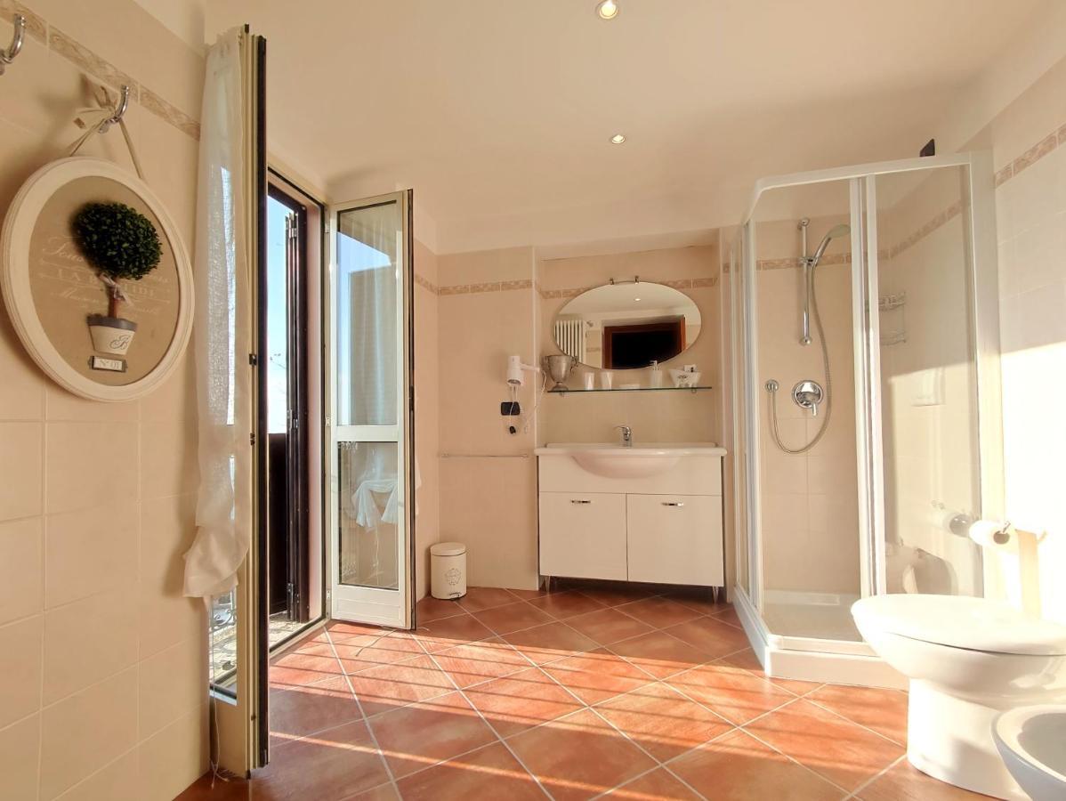 B&B Villa Regina บรูนาเต ภายนอก รูปภาพ
